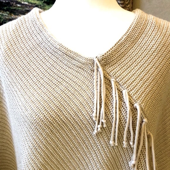 Chicos Lightweight Metallic Knit Fringed Poncho Neutral Color Gold Women OS NWT - Picture 3 of 17